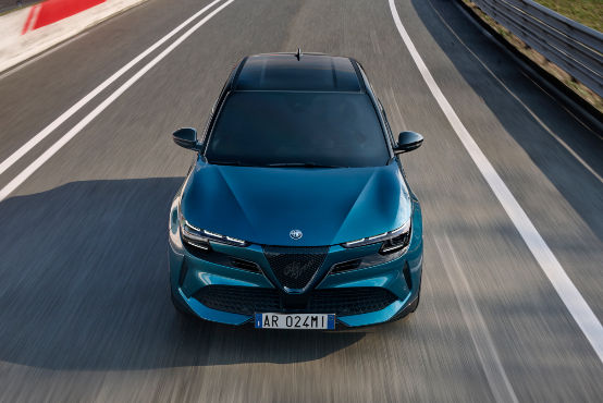 DEN ALFA ROMEO JUNIOR IBRIDA AB 199,- € MTL INKL. RUNDUM-SORGLOS-PAKET LEASEN