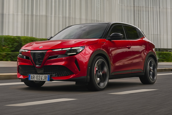 DER NEUE ALFA ROMEO JUNIOR ELETTRICA IM BUSINESS-LEASING
