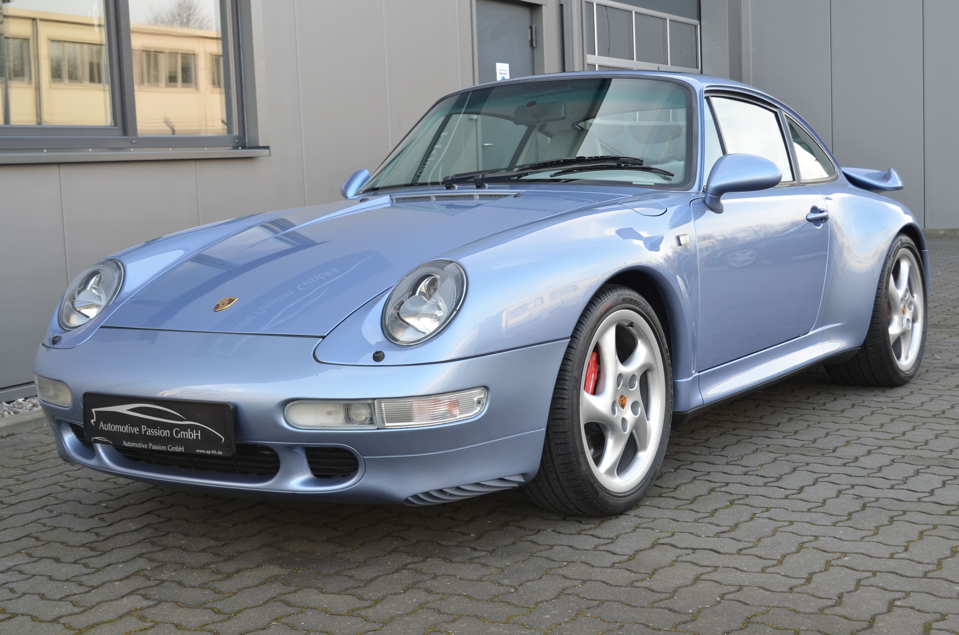 Porsche 993 Turbo WLS II in Horizontblau-Metallic – luftgekühlter 3,6-Liter Biturbo mit 450 PS, seltene Werksleistungssteigerung, klassisches Coupé-Design.
